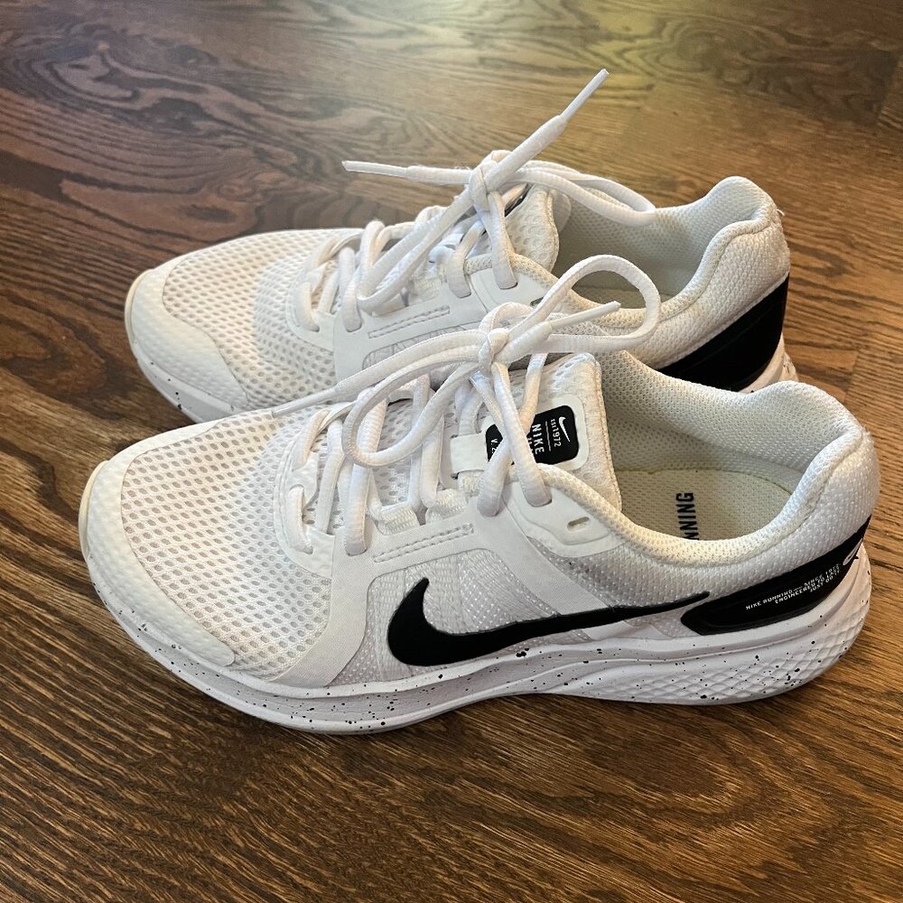 Nike Run Swift 3 Running Shoe Size 5.5 - image 1